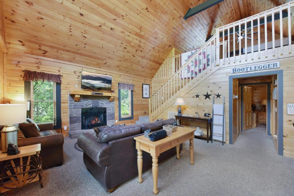 Ryes And Shine Bootlegger'S Cabin! Hot Tub* Pool* Arcade* Billiards *Ev * Pet Friendly Sevierville Dış mekan fotoğraf