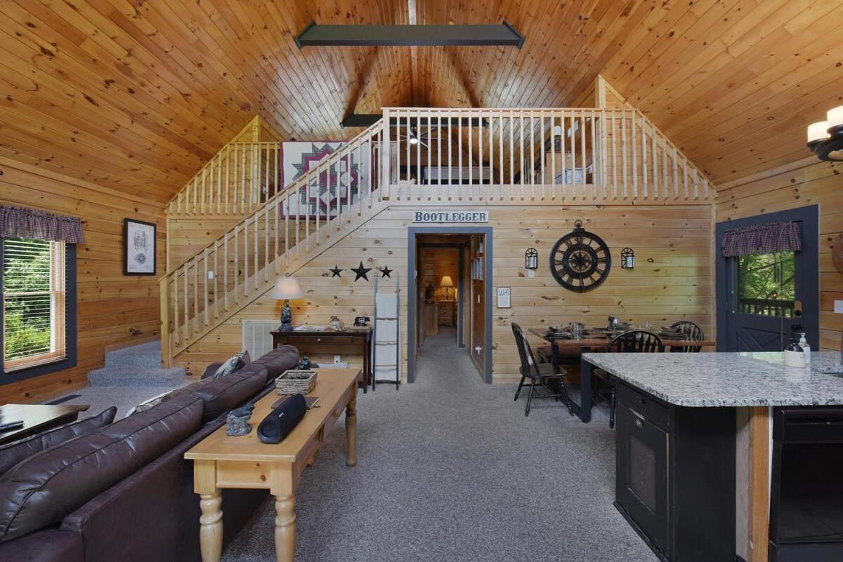 Ryes And Shine Bootlegger'S Cabin! Hot Tub* Pool* Arcade* Billiards *Ev * Pet Friendly Sevierville Dış mekan fotoğraf