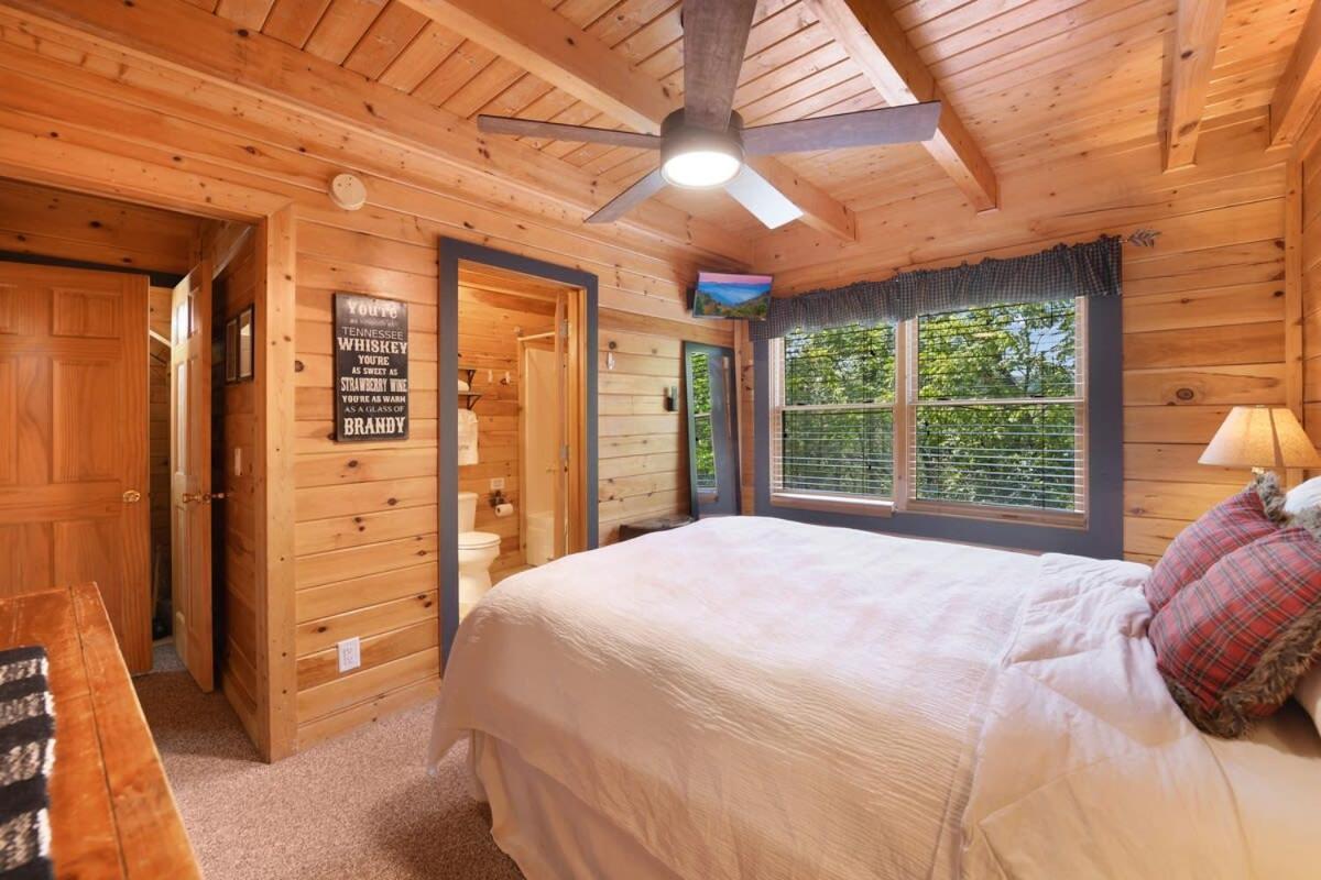 Ryes And Shine Bootlegger'S Cabin! Hot Tub* Pool* Arcade* Billiards *Ev * Pet Friendly Sevierville Dış mekan fotoğraf