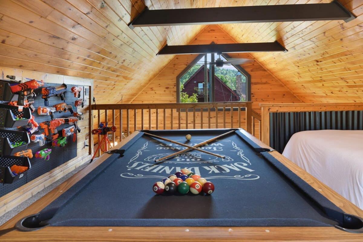 Ryes And Shine Bootlegger'S Cabin! Hot Tub* Pool* Arcade* Billiards *Ev * Pet Friendly Sevierville Dış mekan fotoğraf