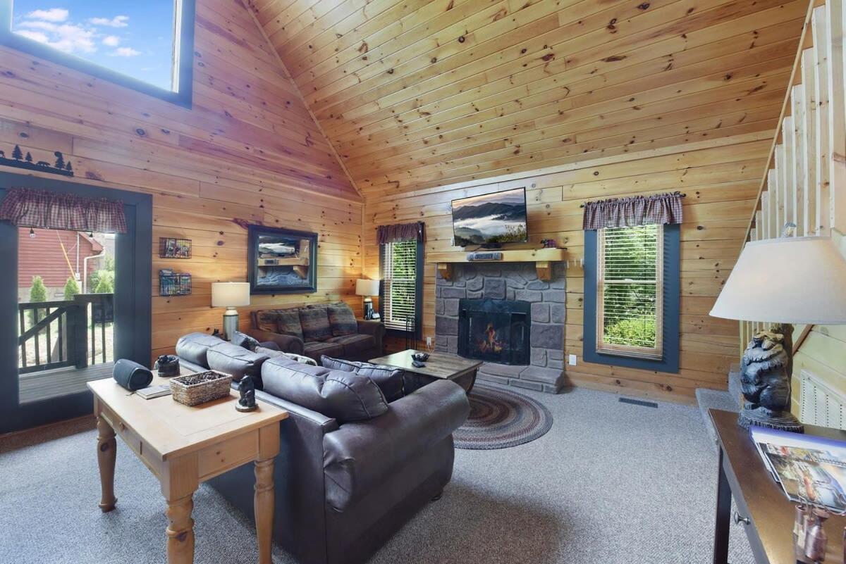 Ryes And Shine Bootlegger'S Cabin! Hot Tub* Pool* Arcade* Billiards *Ev * Pet Friendly Sevierville Dış mekan fotoğraf