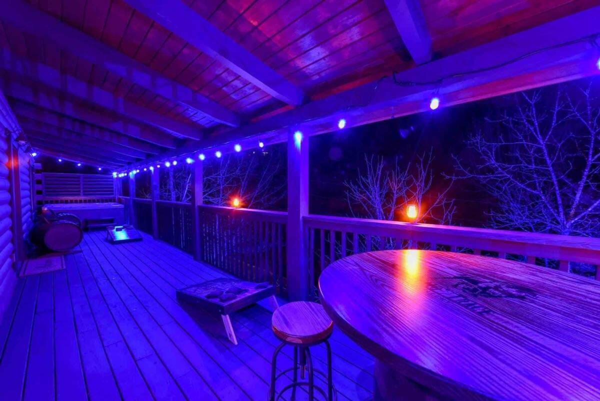 Ryes And Shine Bootlegger'S Cabin! Hot Tub* Pool* Arcade* Billiards *Ev * Pet Friendly Sevierville Dış mekan fotoğraf