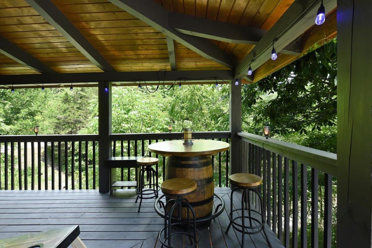 Ryes And Shine Bootlegger'S Cabin! Hot Tub* Pool* Arcade* Billiards *Ev * Pet Friendly Sevierville Dış mekan fotoğraf