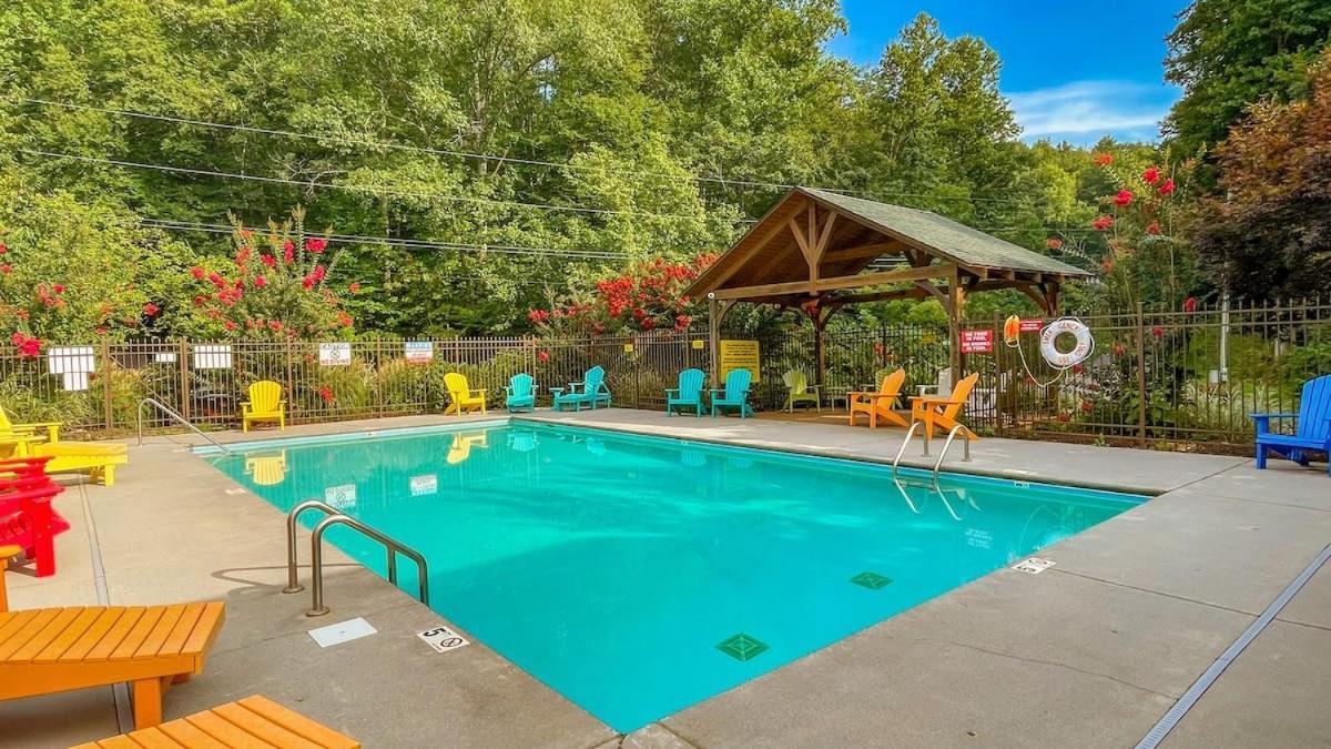 Ryes And Shine Bootlegger'S Cabin! Hot Tub* Pool* Arcade* Billiards *Ev * Pet Friendly Sevierville Dış mekan fotoğraf
