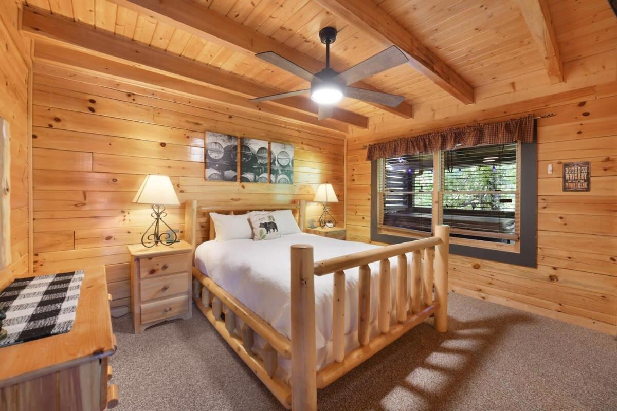 Ryes And Shine Bootlegger'S Cabin! Hot Tub* Pool* Arcade* Billiards *Ev * Pet Friendly Sevierville Dış mekan fotoğraf